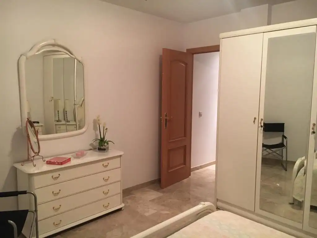 Schlafzimmer von Wohnung zum Verkauf in Fuente Palmera mit Möbliert