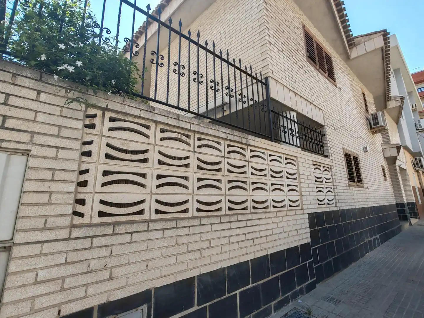 Exterior view of Detached homes for sale in Sagunto / Sagunt  with Air Conditioner, Heating and Parquet flooring
