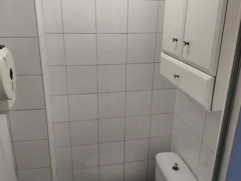 Bathroom of Office for rent in Bergara  with Air Conditioner and Heating