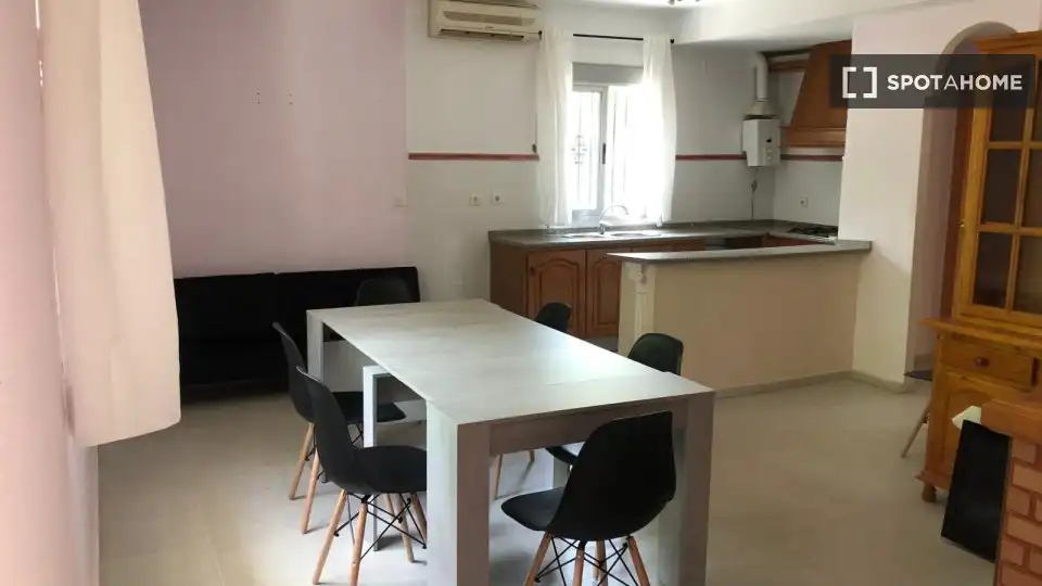 Habitación en El Brillante -El Naranjo - El Tablero