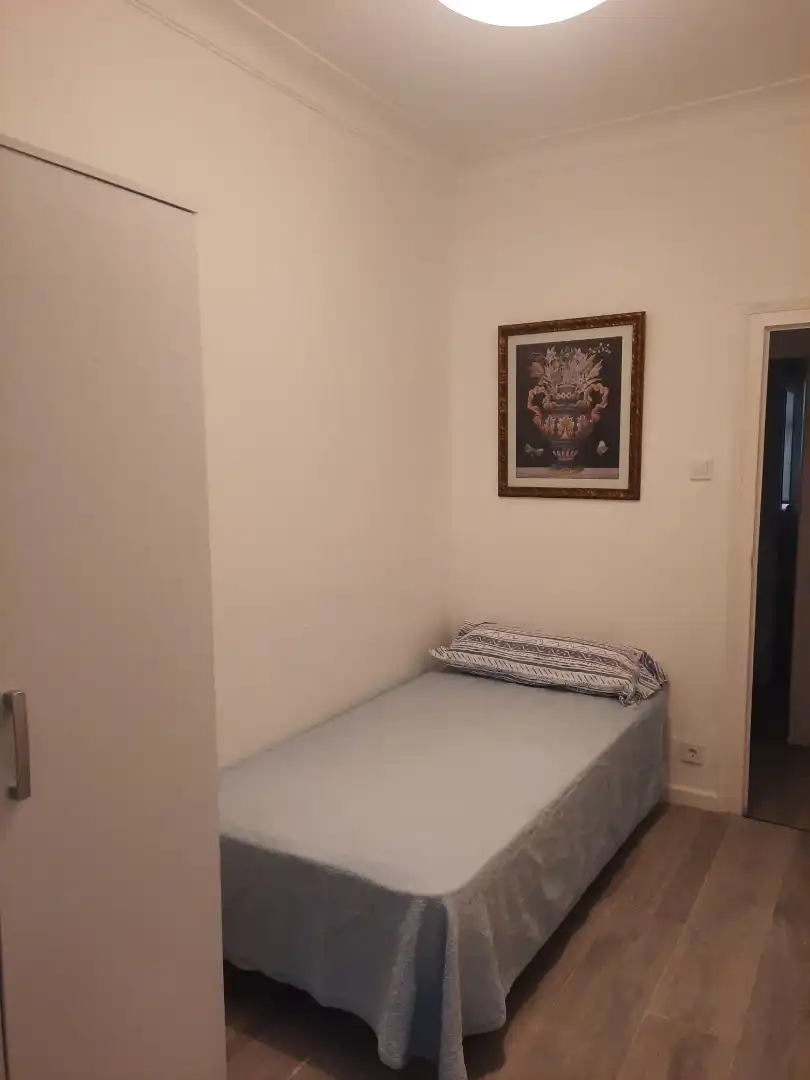 Habitación de Piso de alquiler en Zaragoza con Calefacción, Amueblado y Horno