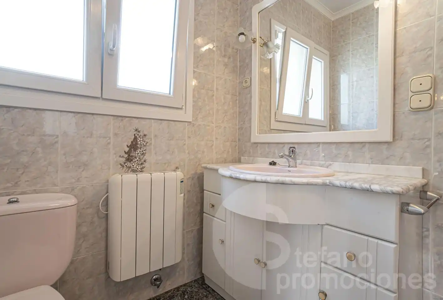 Badezimmer von Haus oder Chalet zum Verkauf in Málaga mit Klimaanlage, Privatgarten und Terrasse