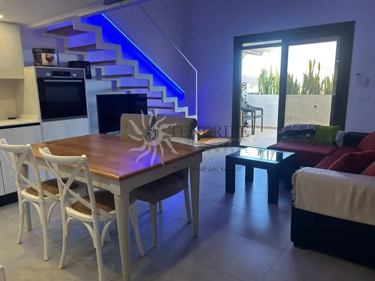 Sala de estar de Piso en venta en Arona con Aire acondicionado, Terraza y Amueblado