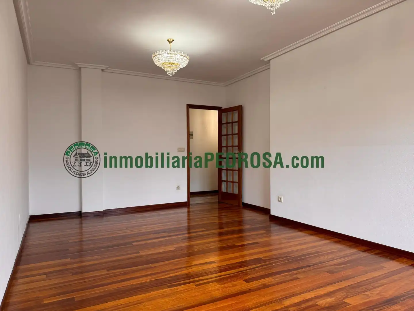 Sala d'estar de Pis en venda en Pontevedra Capital  amb Calefacció i Traster