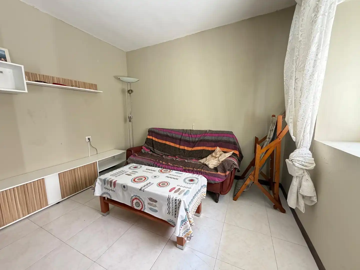 Sala d'estar de Casa adosada en venda en Quintanar de la Orden amb Terrassa