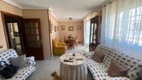 Sala d'estar de Casa adosada en venda en Tarancón amb Terrassa i Traster
