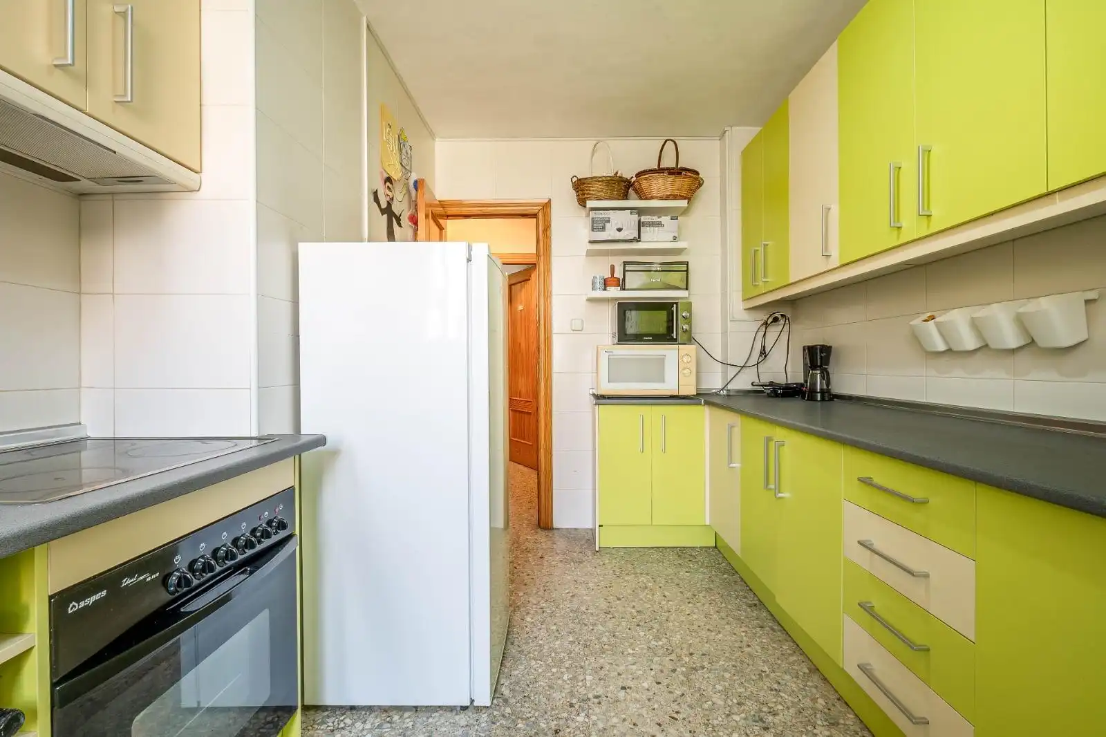 Kitchen of Flat for sale in Granada  with Air Conditioner, Heating and Terrace