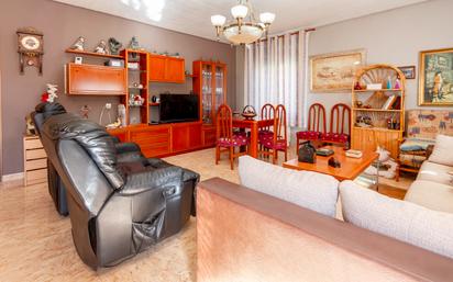 Sala d'estar de Casa o xalet en venda en Masquefa amb Piscina