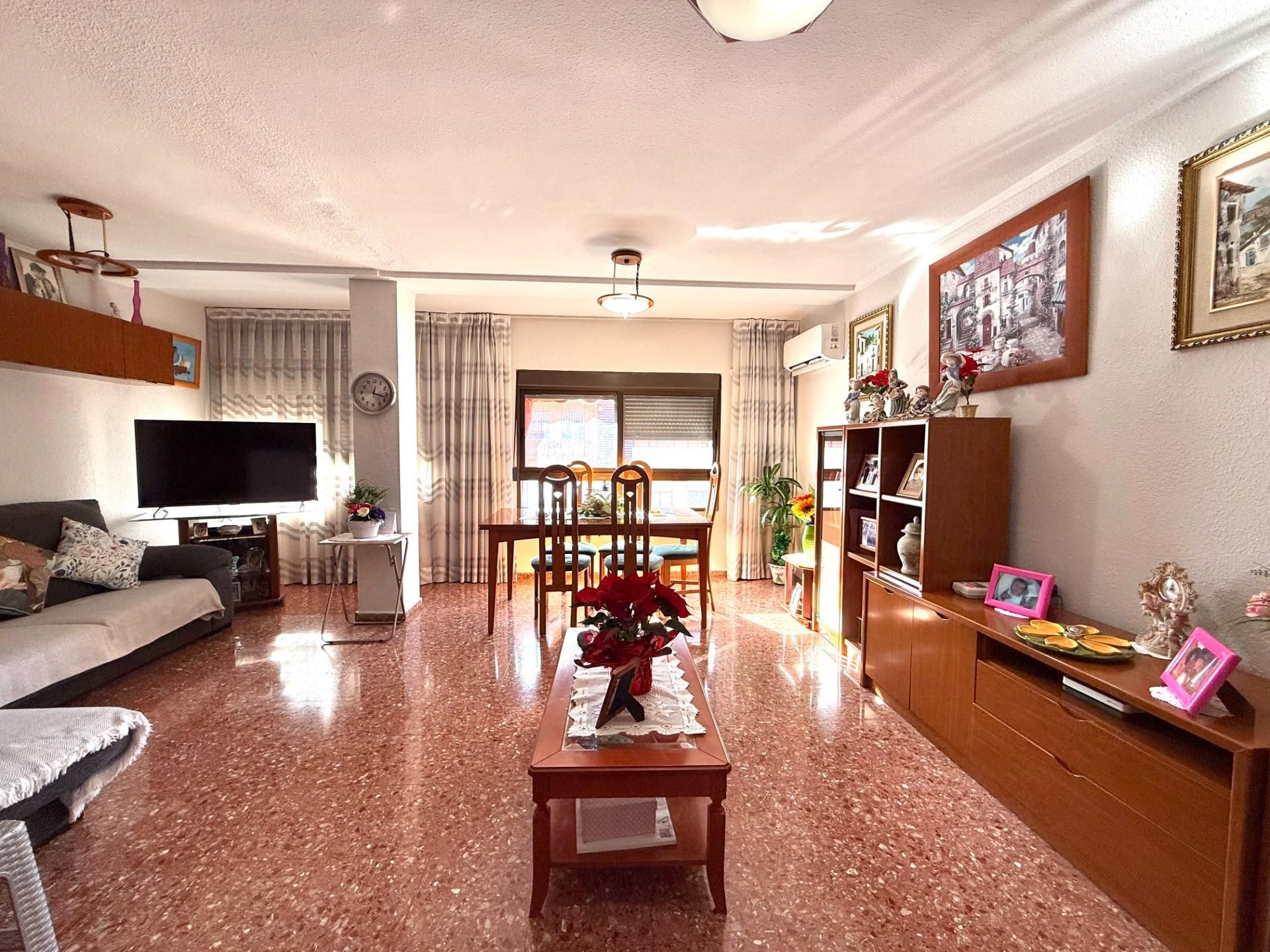 Sala d'estar de Pis en venda en  Valencia Capital amb Aire condicionat