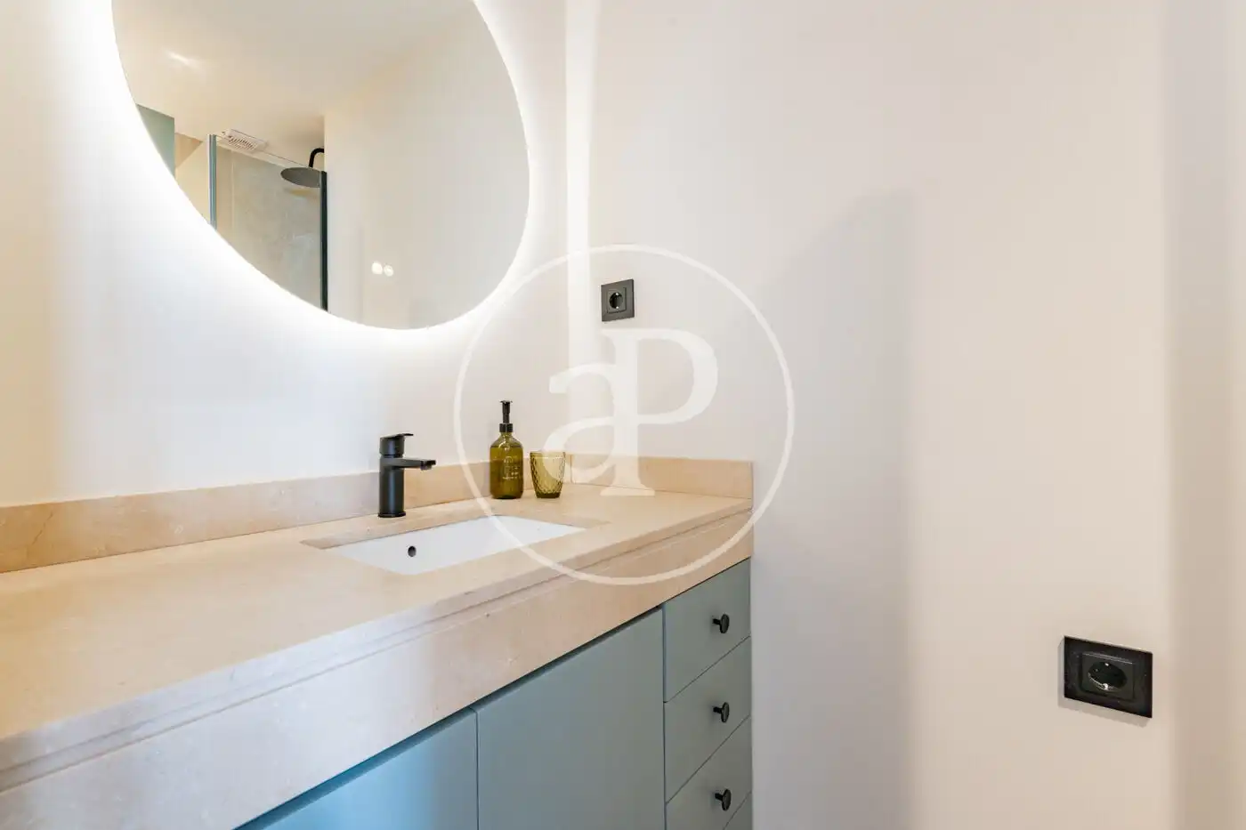 Baño de Ático en venta en Madrid con Aire acondicionado, Calefacción y Terraza
