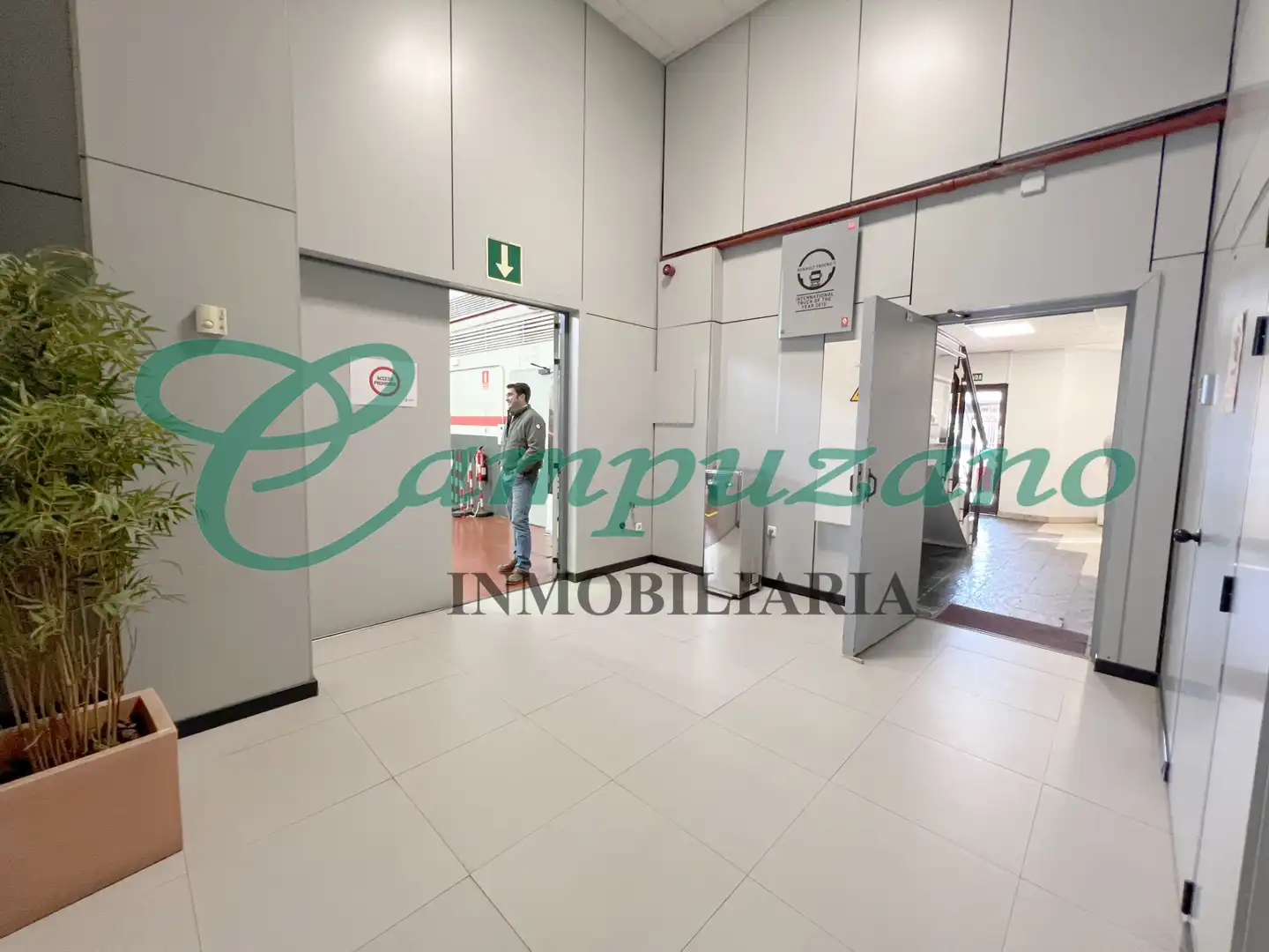 Nave industrial de alquiler en Calle de Ramón y Cajal, 29, Las Dehesillas - Vereda de los Estudiantes