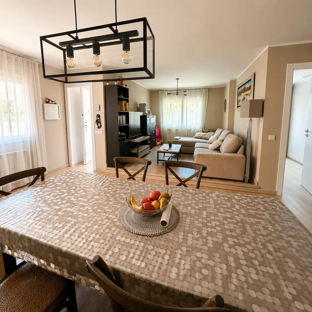 Sala d'estar de Casa adosada en venda en Cambrils amb Aire condicionat, Calefacció i Jardí privat