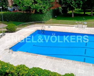 Swimming pool of Apartment to rent in  Madrid Capital  with Swimming Pool