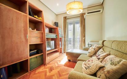 Sala d'estar de Pis en venda en  Madrid Capital amb Aire condicionat, Calefacció i Parquet
