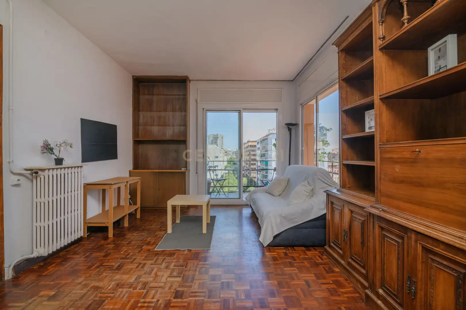 Wohnzimmer von Wohnung zum Verkauf in Barcelona mit Klimaanlage, Ofen und Mikrowelle