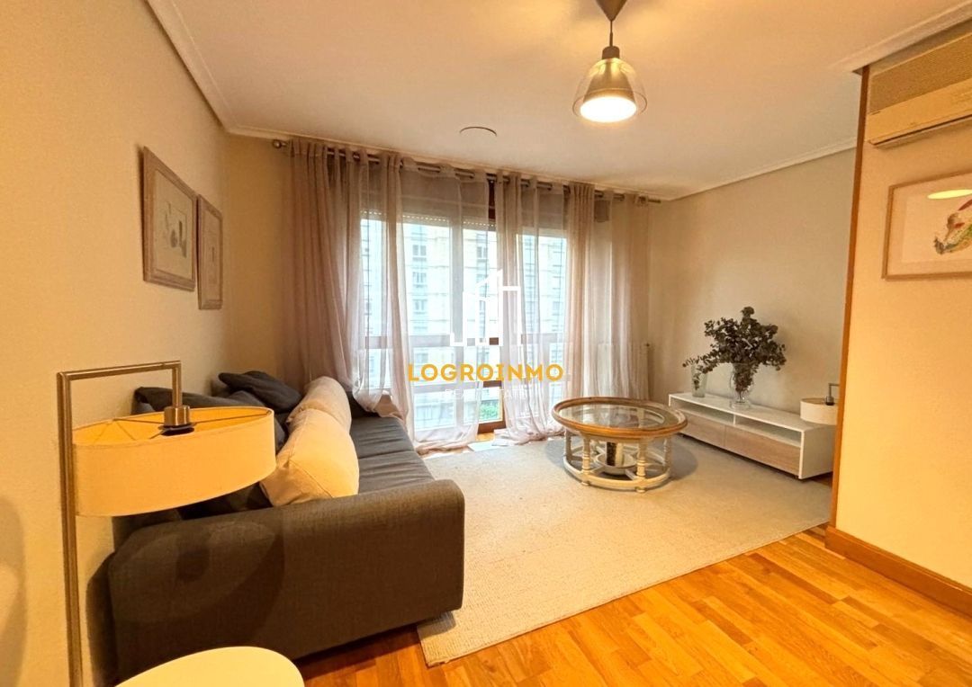 Flat to rent in Gran Via, Centro