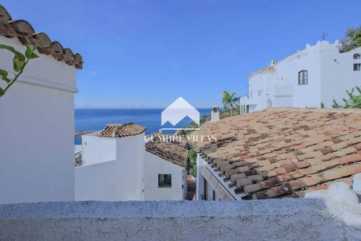 Vista exterior de Casa o xalet en venda en Salobreña amb Terrassa, Internet i Piscina comunitària
