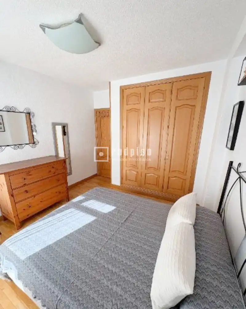 Habitación de Piso en venta en Madrid con Terraza y Trastero