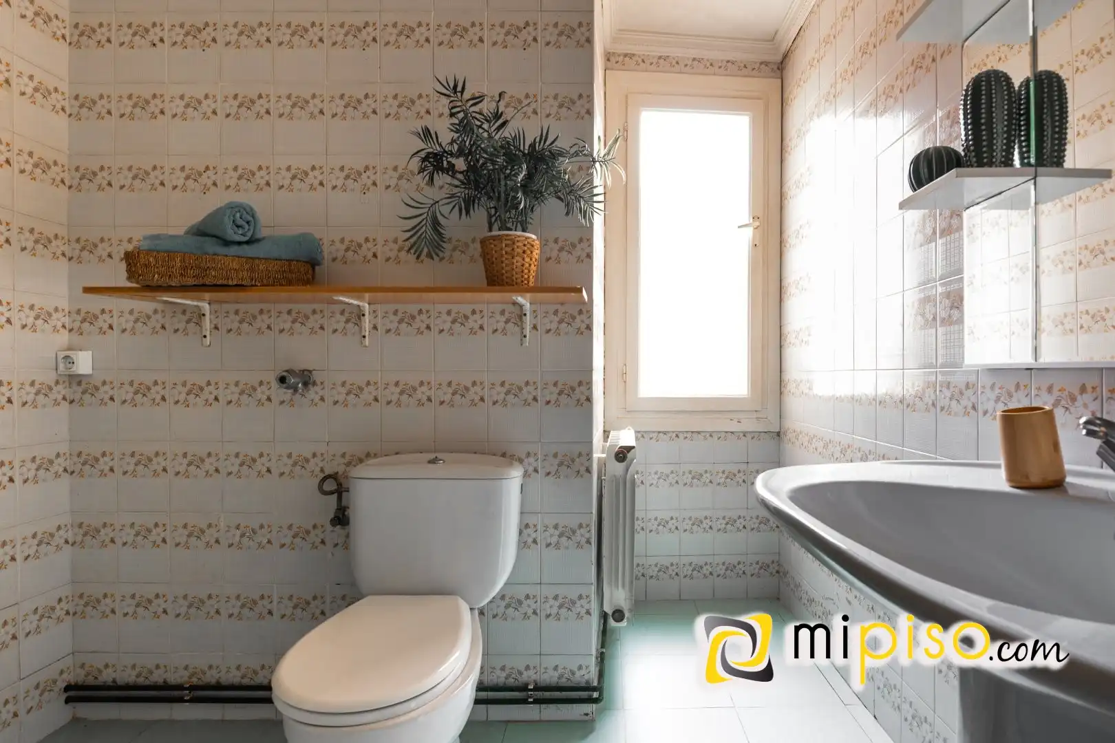 Bathroom of Flat for sale in Laredo  with Heating and Balcony