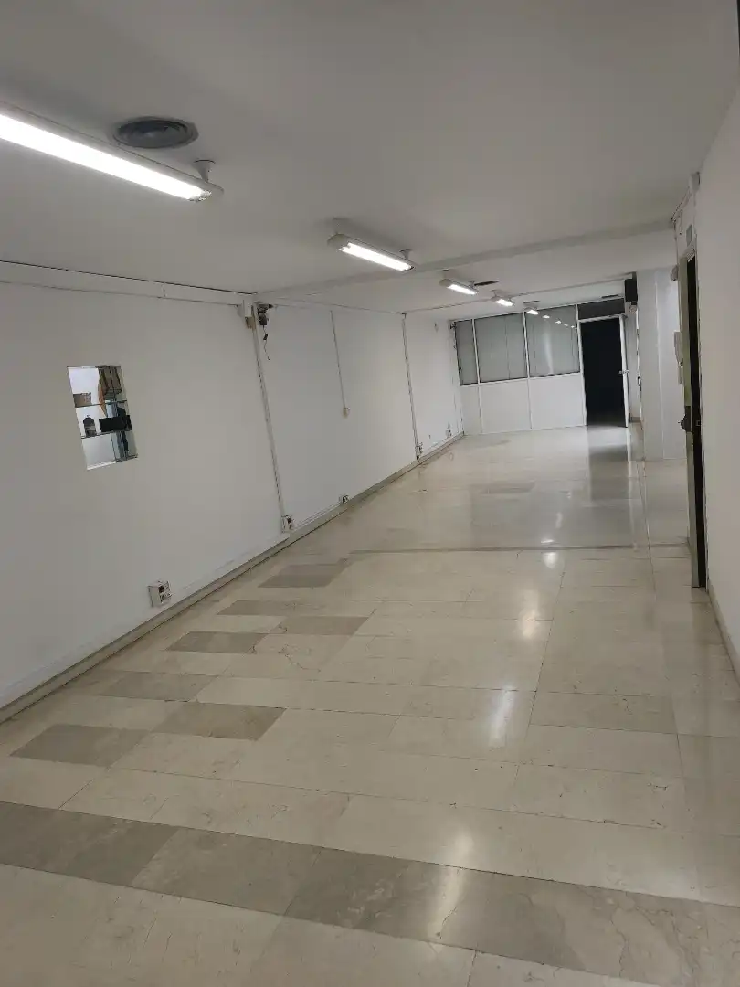 Oficina de alquiler en Bellavista - La Palmera
