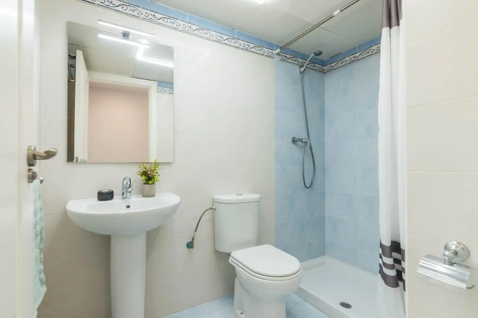 Bathroom of Flat for sale in Murcia  with Air Conditioner, Balcony and Alarm