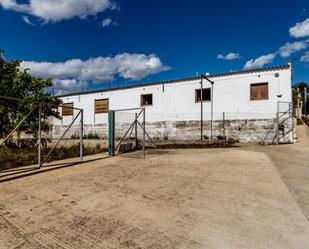 Industrial buildings for sale in Masdenverge