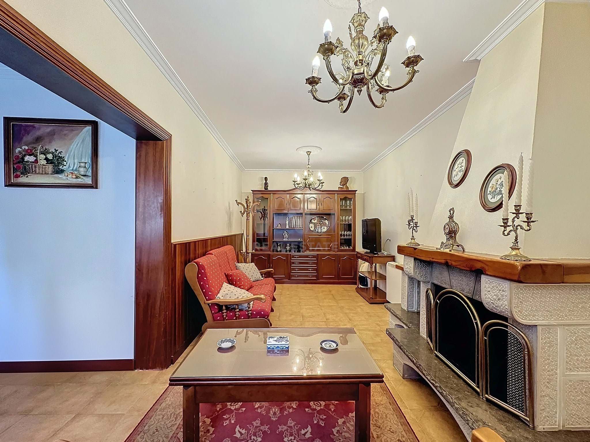 Sala d'estar de Casa adosada en venda en Cambados amb Calefacció i Terrassa