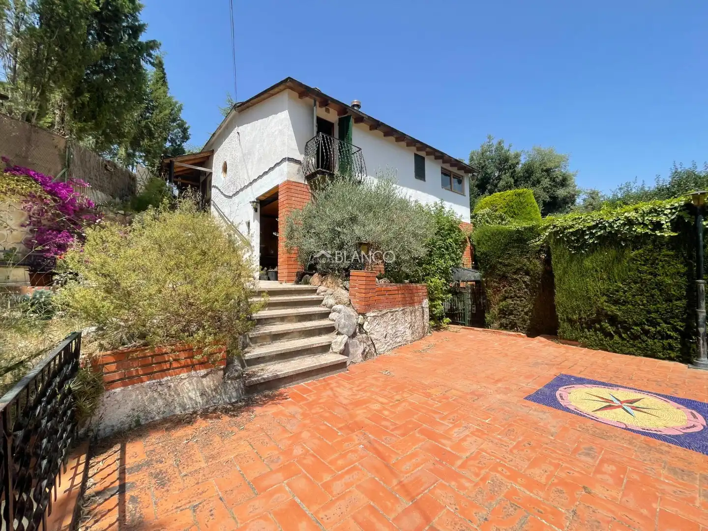Casa amb terrassa en venda a Can Ros Zona 3
