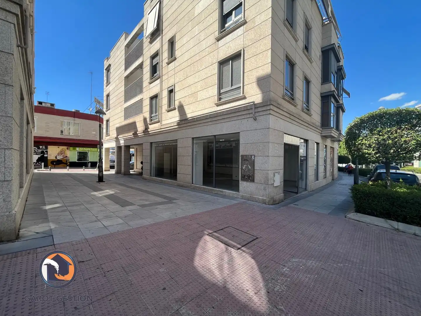 Exterior view of Commercial properties for sale in San Fernando de Henares  with Air Conditioner and Internet