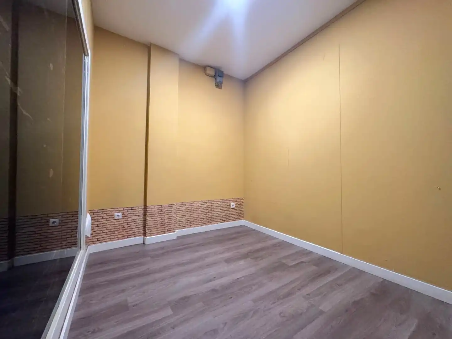 Commercial properties for rent in León Capital   with Parquet flooring