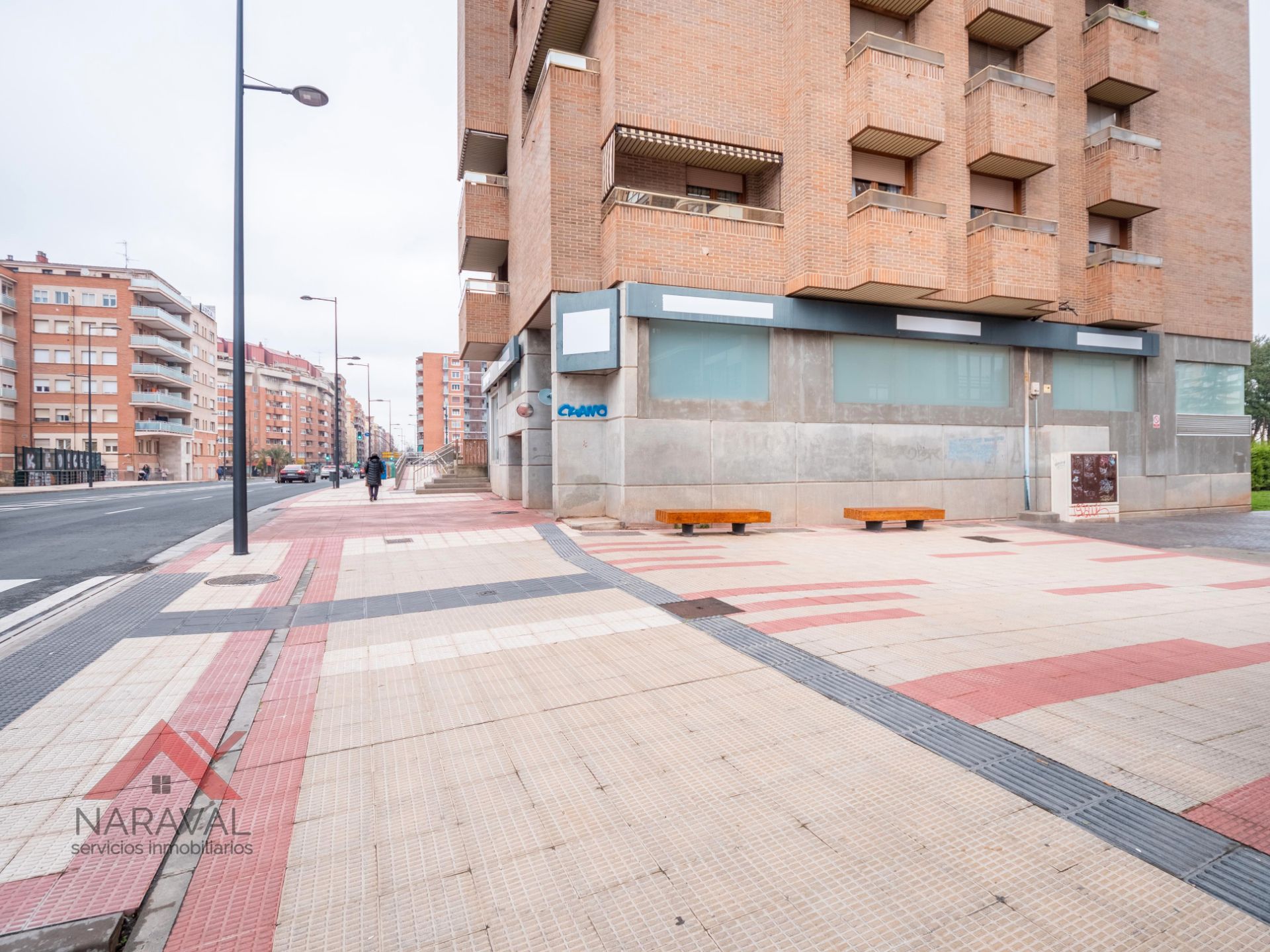 Vista exterior de Local de lloguer en  Logroño amb Aire condicionat, Calefacció i Moblat