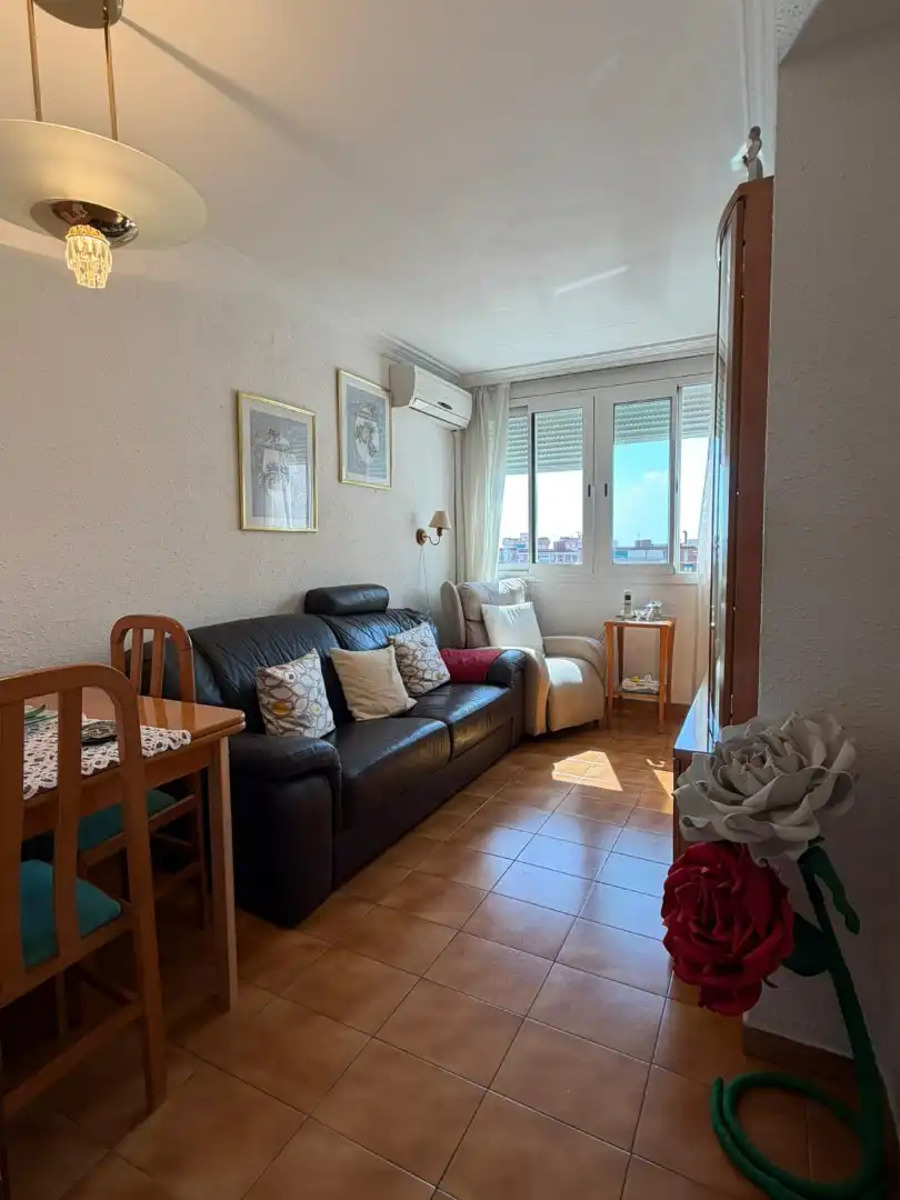 Living room of Flat for sale in Cornellà de Llobregat  with Air Conditioner and Furnished