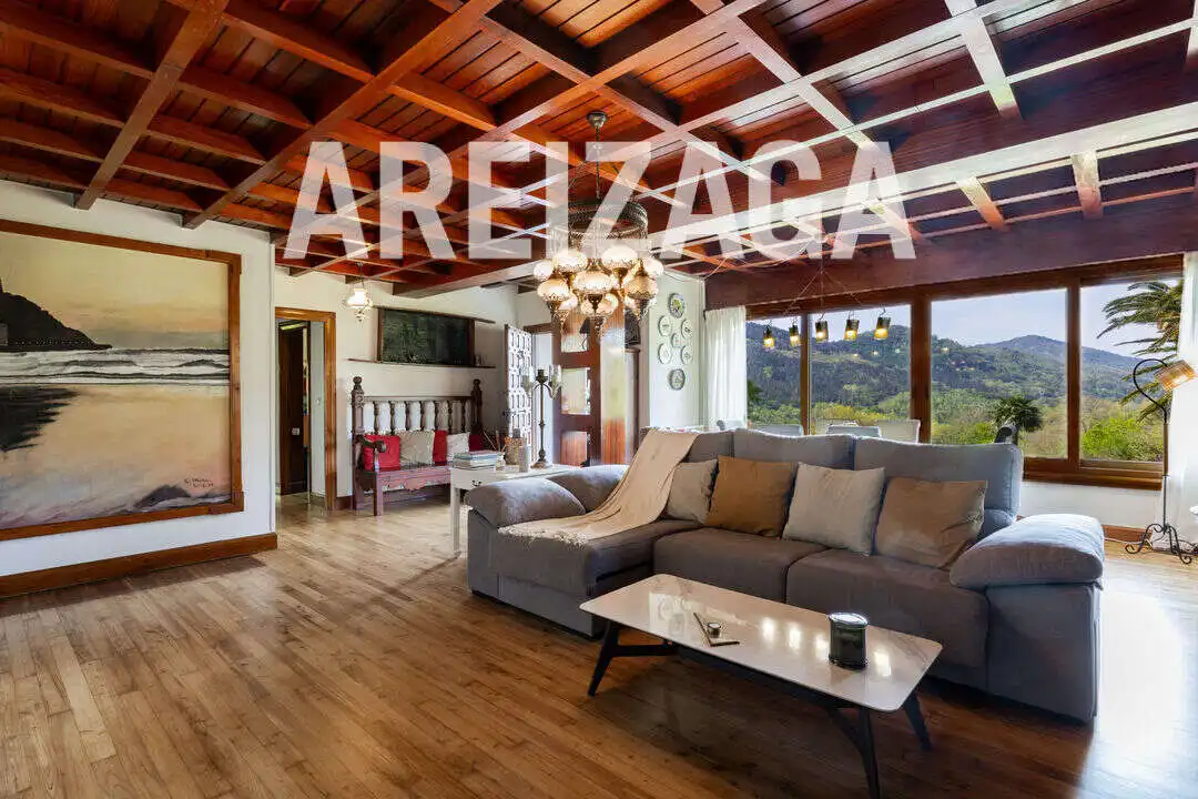 Sala de estar de Casa o chalet en venta en Errenteria con Calefacción, Terraza y Piscina