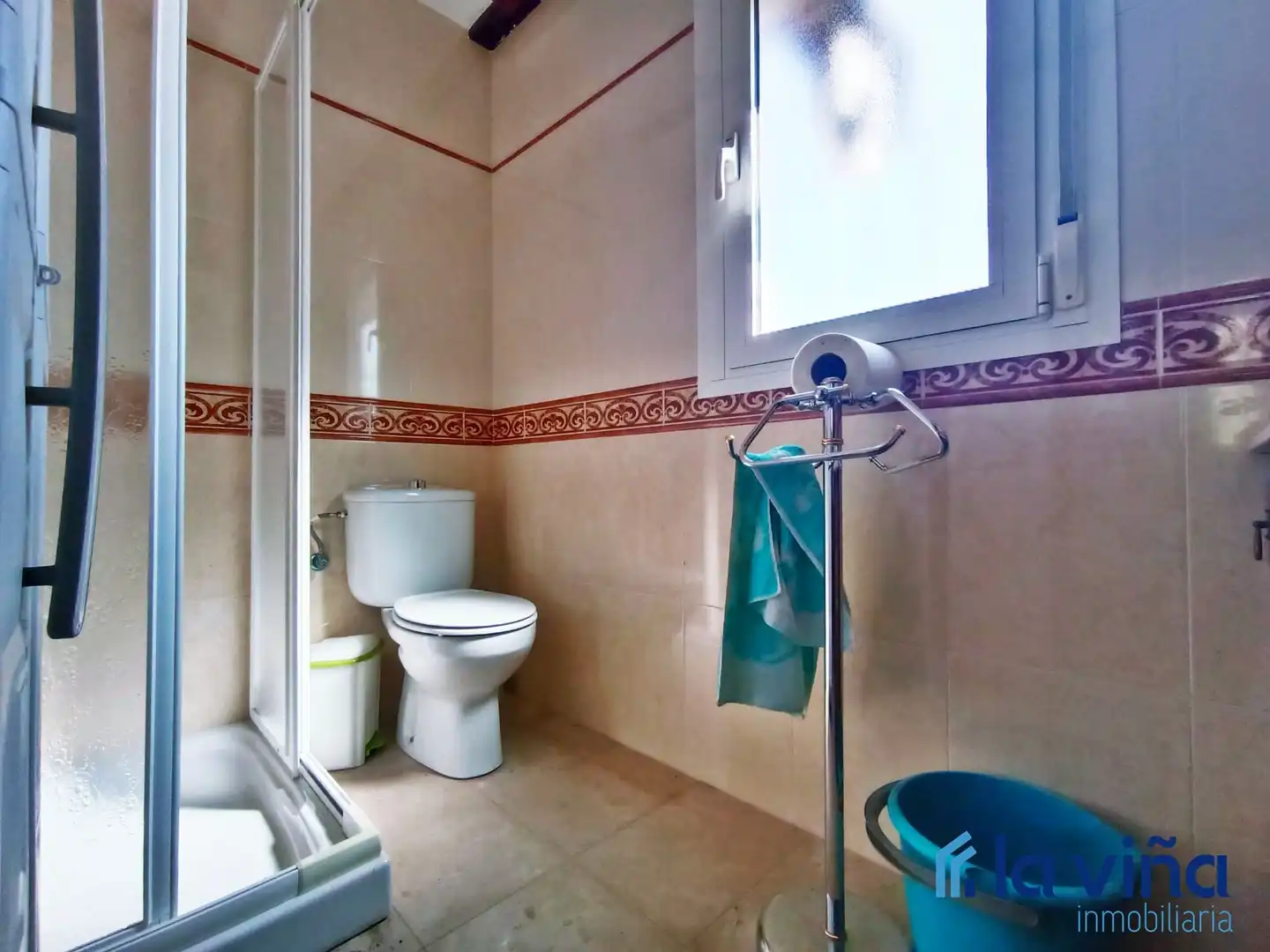 Bany de Casa o xalet en venda en El Burgo amb Traster, Piscina i Moblat