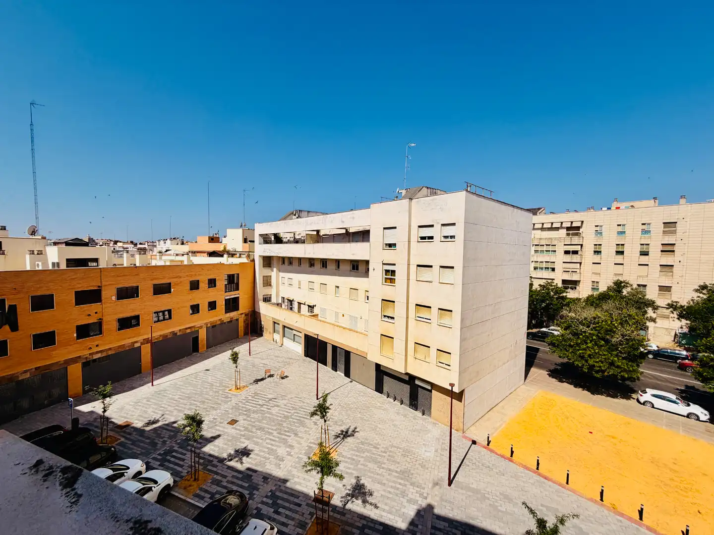 Exterior view of Flat for sale in Sevilla  with Air Conditioner and Terrace
