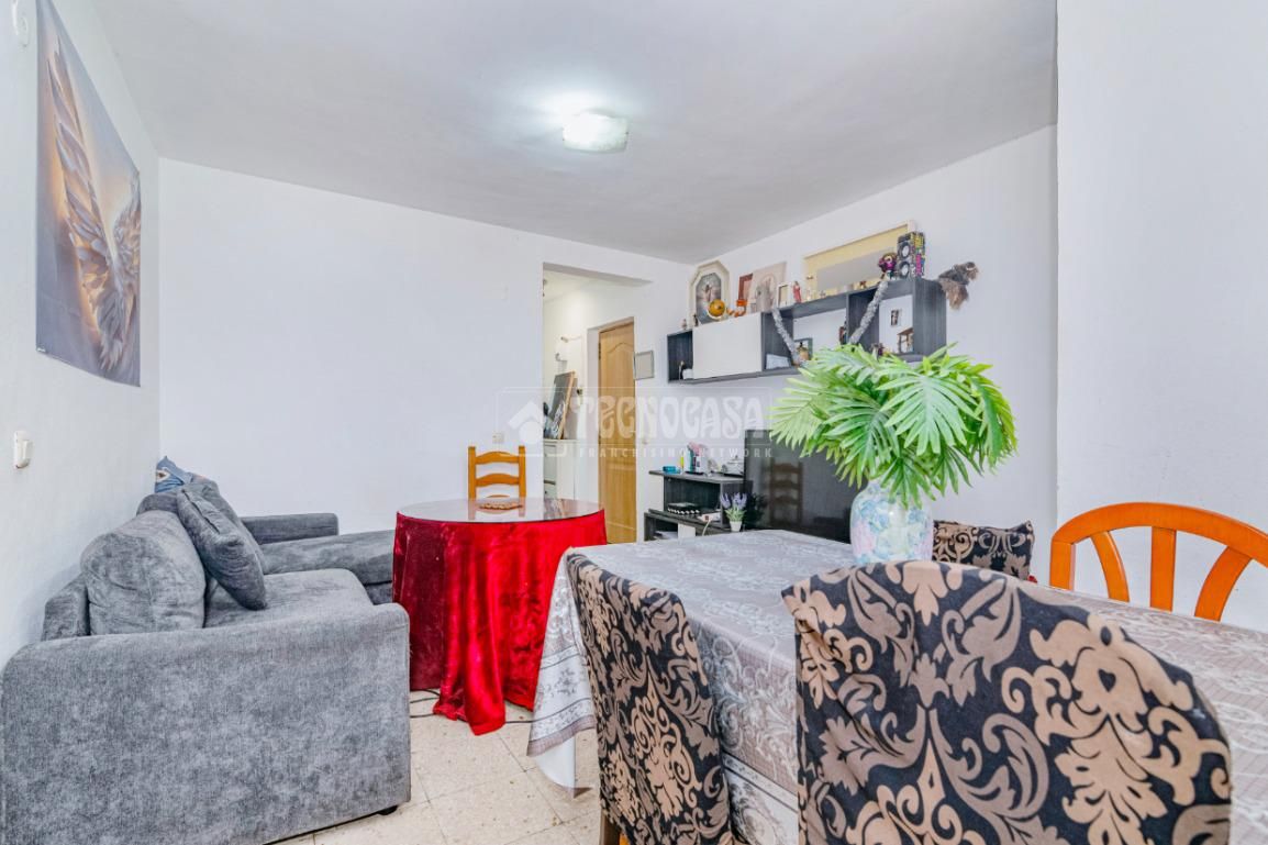 Living room of Flat for sale in  Granada Capital