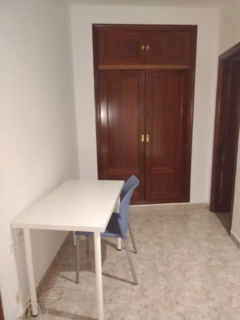Dormitori de Apartament de lloguer en Córdoba amb Aire condicionat, Calefacció i Moblat
