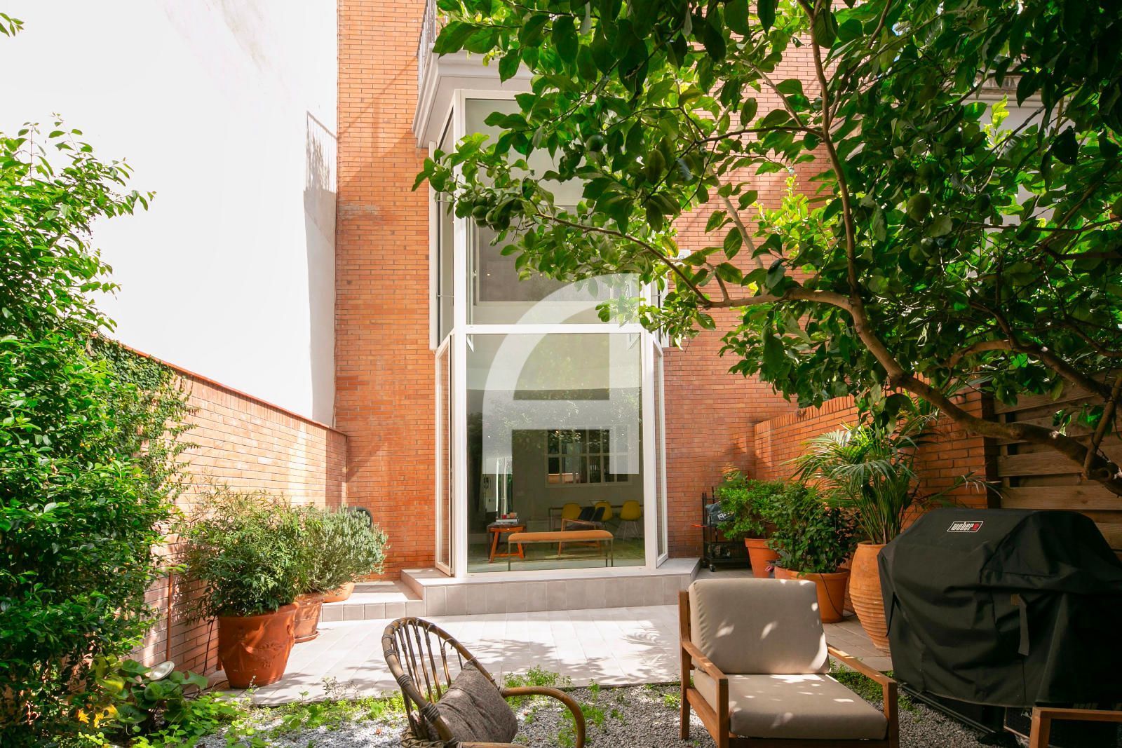 Jardín de Casa adosada en venta en  Barcelona Capital con Aire acondicionado, Calefacción y Jardín privado