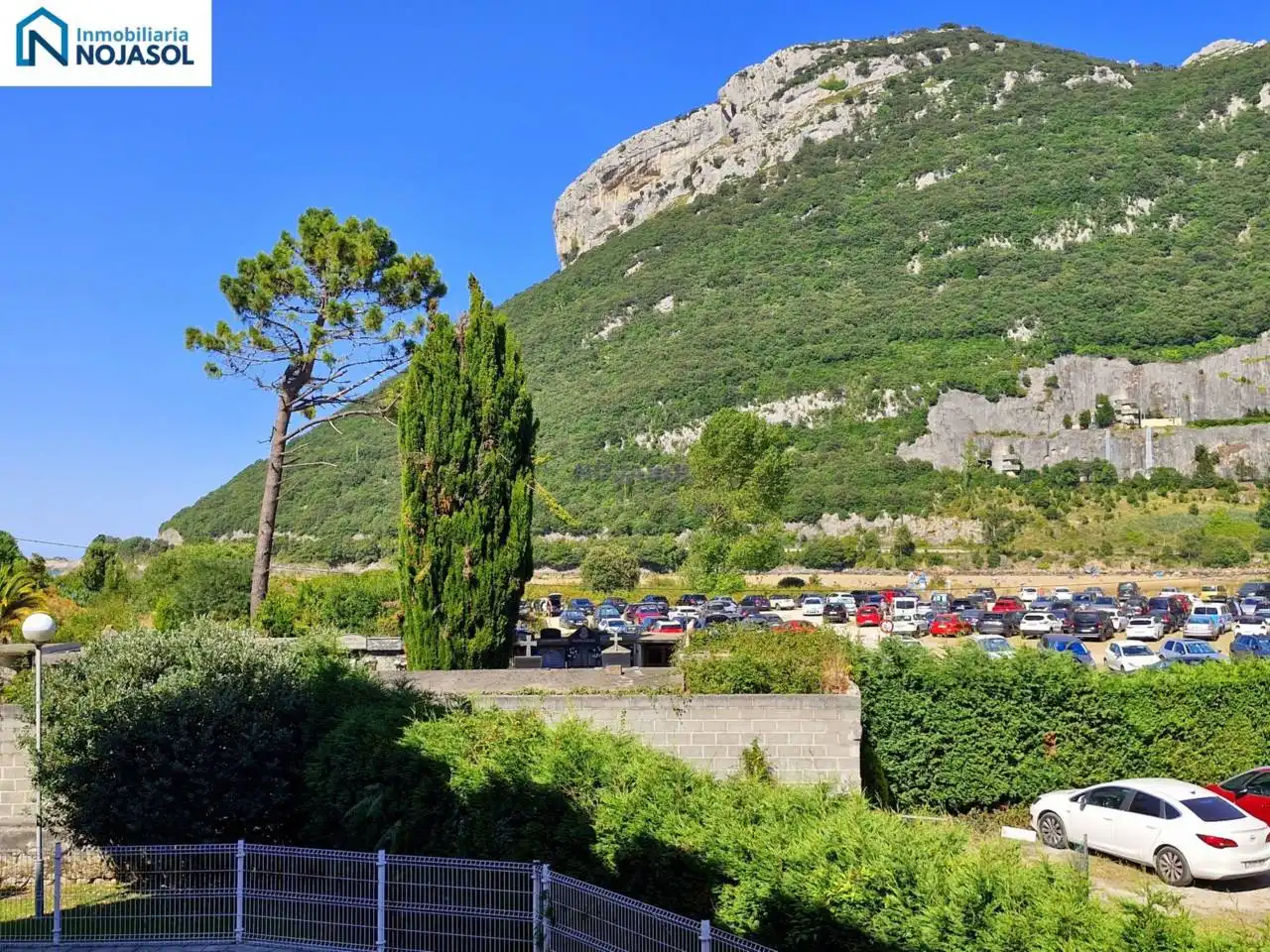 Aparcament de Apartament en venda en Castro-Urdiales amb Calefacció, Traster i Moblat