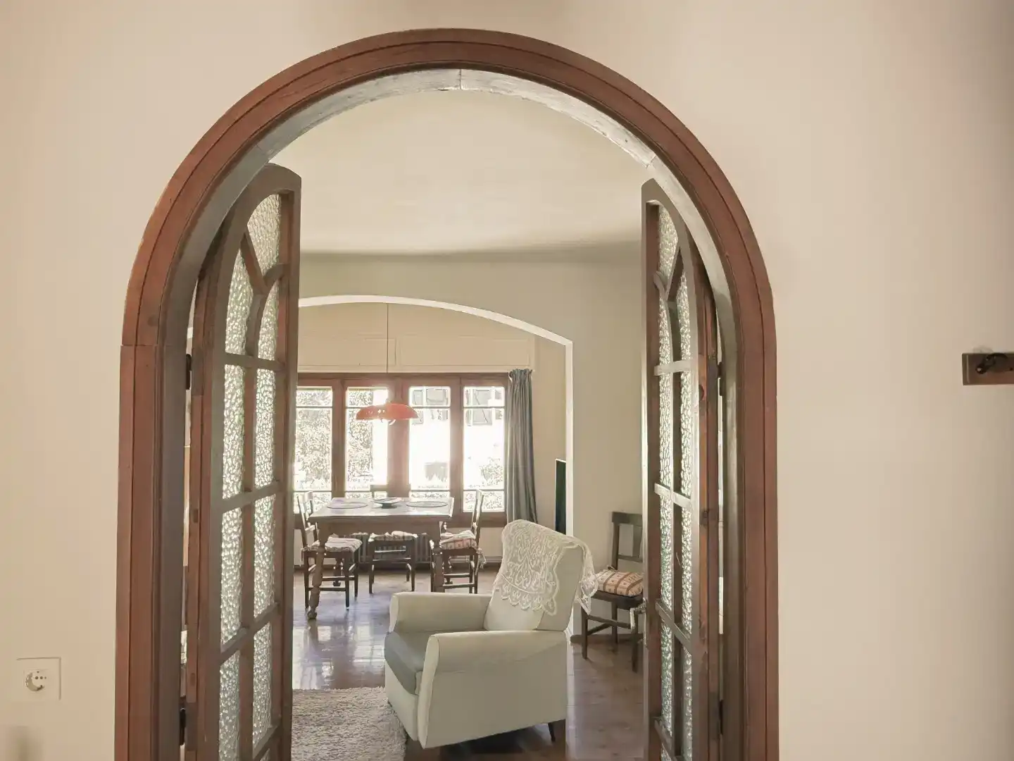Country house zur Miete in Alp mit Privatgarten, Parkett und Möbliert