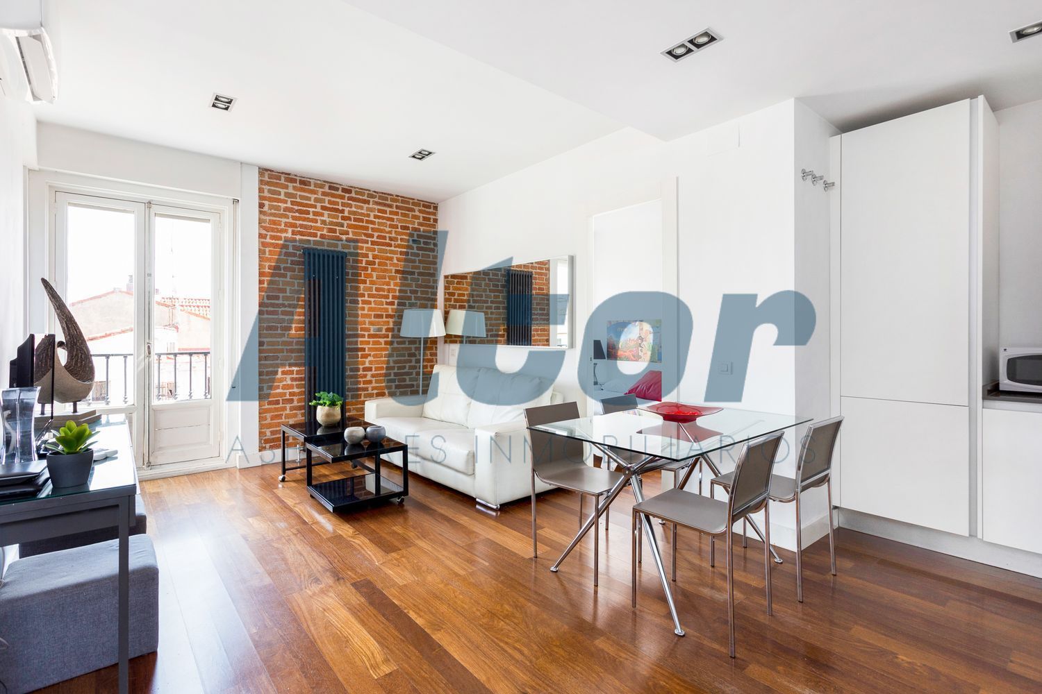 Living room of Flat to rent in  Madrid Capital  with Air Conditioner, Heating and Terrace