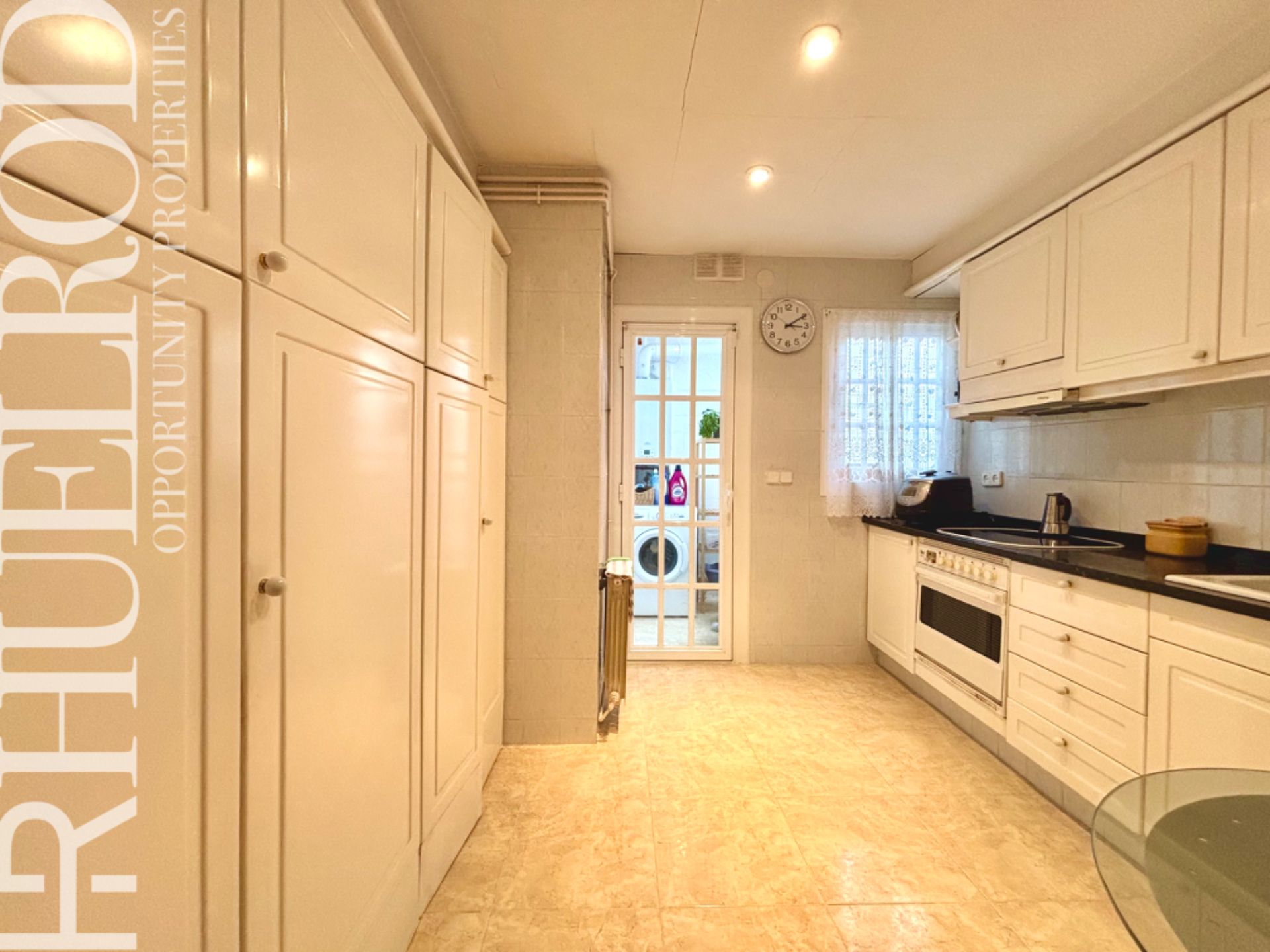 Cuina de Pis en venda en Mataró amb Calefacció, Moblat i Forn