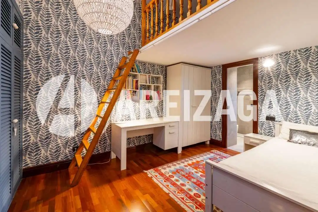 Habitación de Piso en venta en Donostia - San Sebastián  con Calefacción, Terraza y Balcón