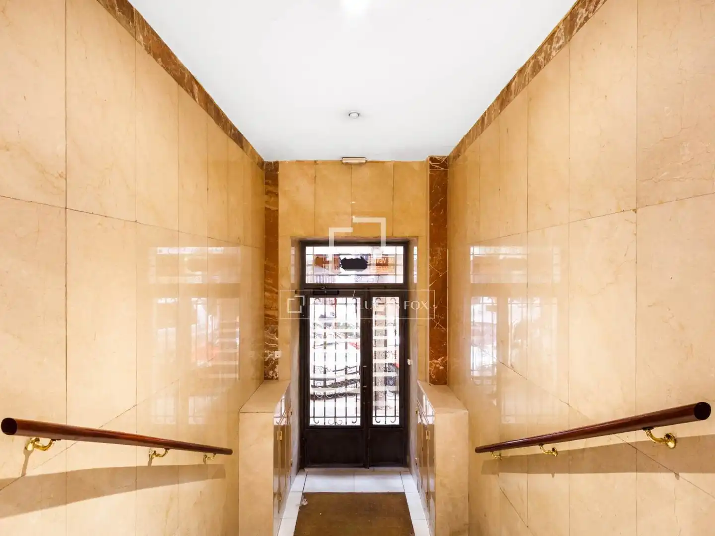 Flat for rent in Madrid  with Air Conditioner, Heating and Furnished