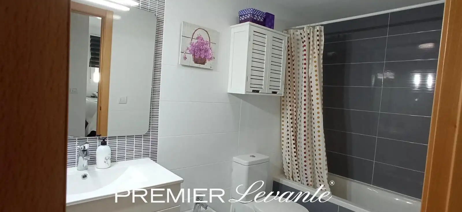 Badezimmer von Dachboden zum Verkauf in Piles mit Klimaanlage, Privatgarten und Terrasse