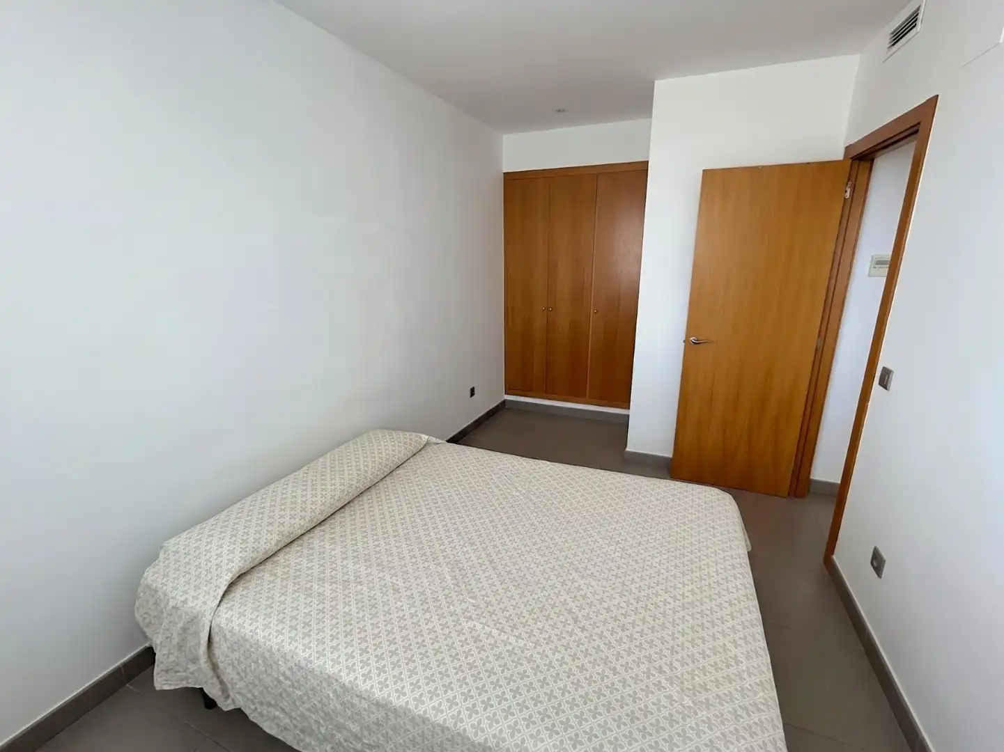 Habitación de Casa adosada en venta en Moncofa con Aire acondicionado, Terraza y Amueblado