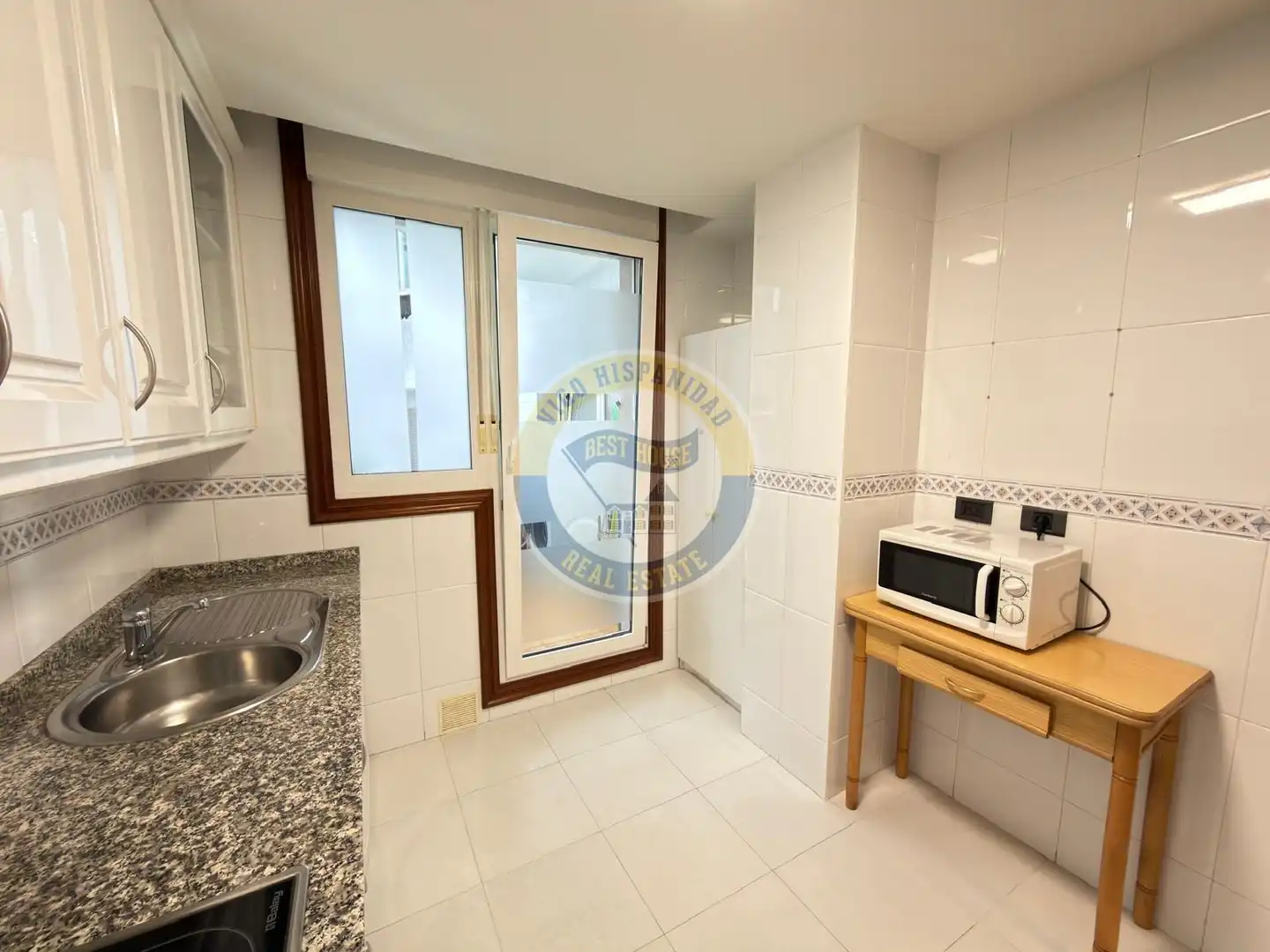 Apartments for rent in Calle ROSALIA DE CASTRO, Centro - Areal