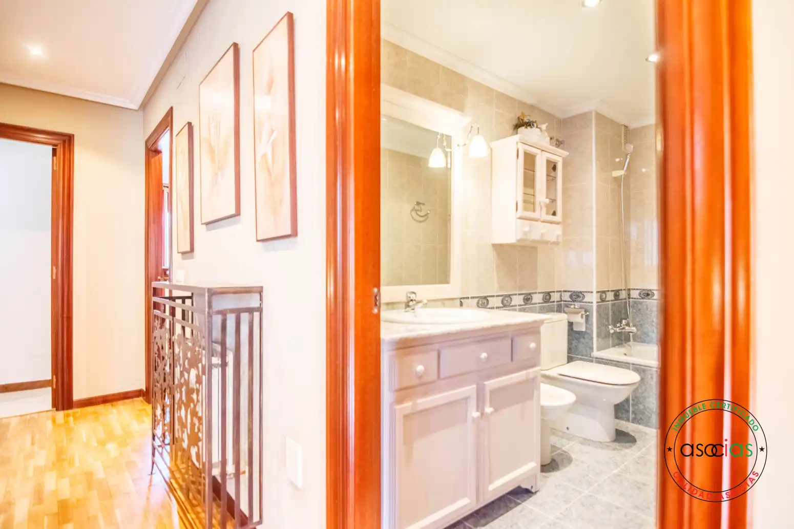 Baño de Casa adosada en venta en Grado con Calefacción, Jardín privado y Parquet
