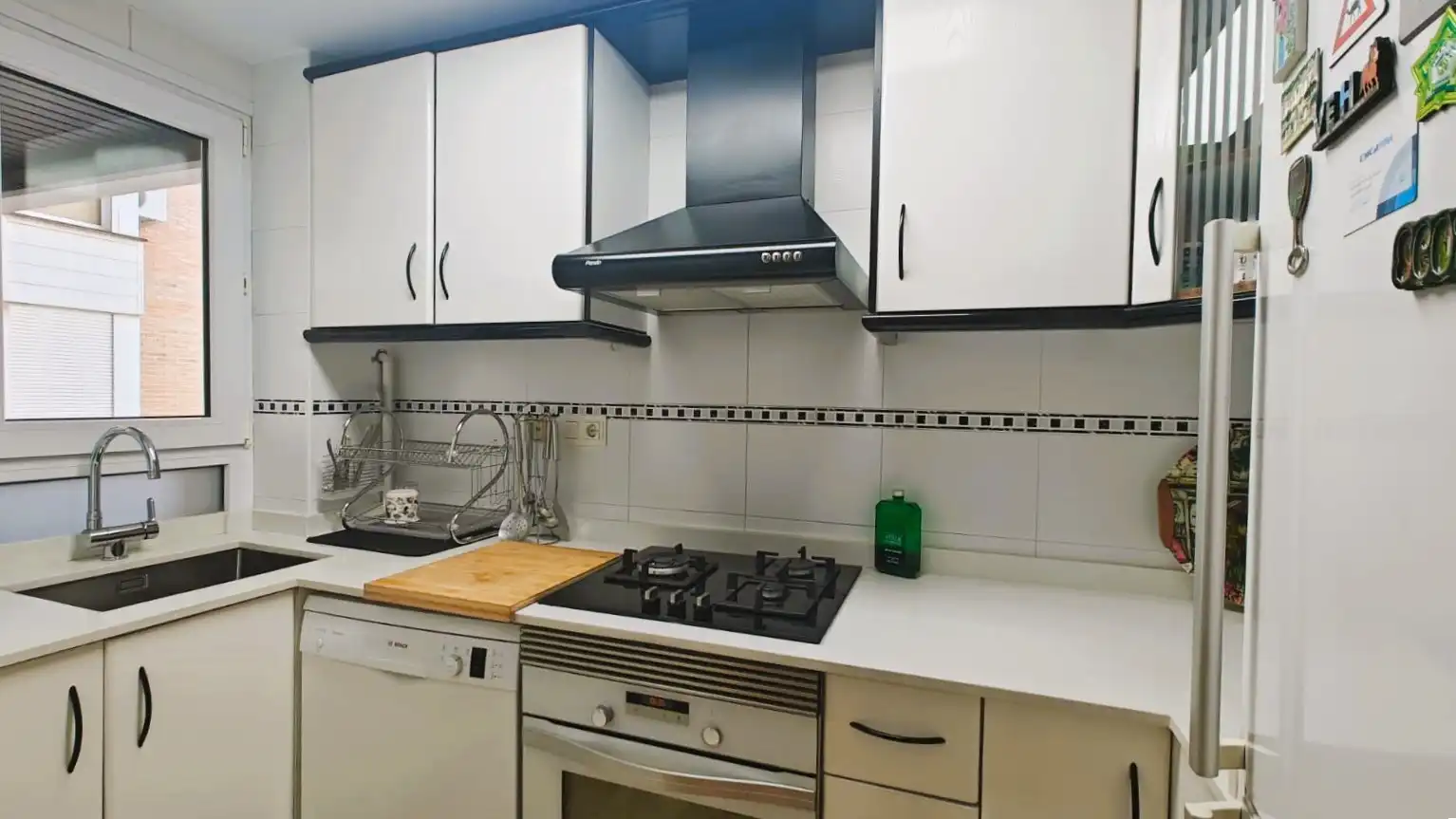 Kitchen of Flat for sale in Valencia  with Air Conditioner, Furnished and Oven