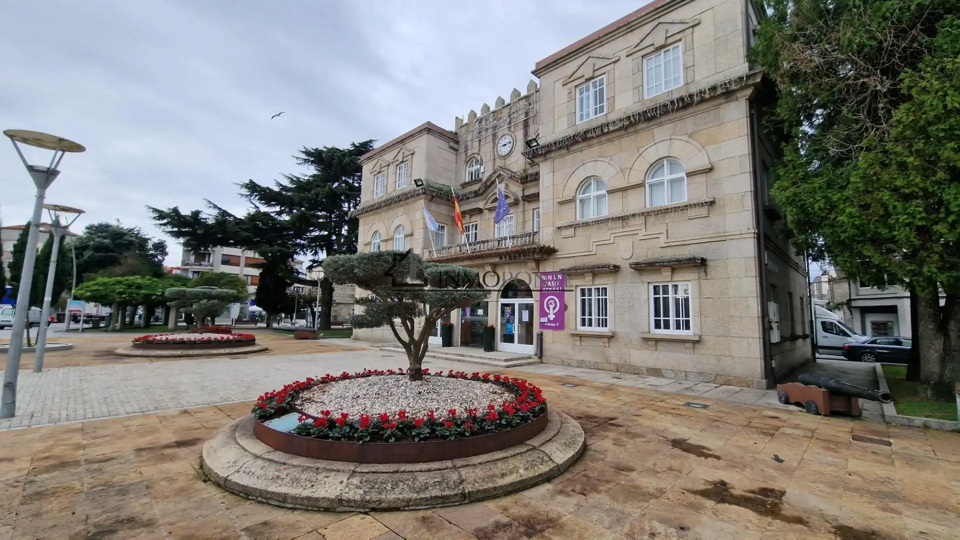 Vista exterior de Casa adosada en venda en O Grove   amb Calefacció, Jardí privat i Traster
